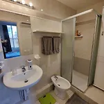 Close To Beaches And Shops, Up 6 Pers Appartamento *