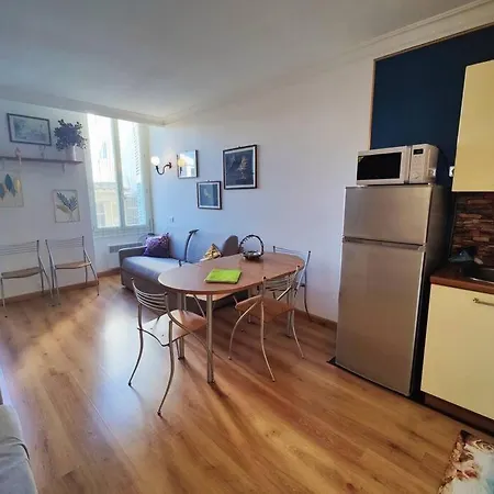 Lejlighed Close To Beaches And Shops, Up 6 Pers