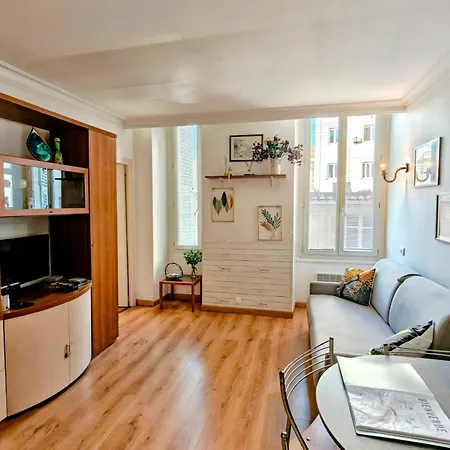 Close To Beaches And Shops, Up 6 Pers *