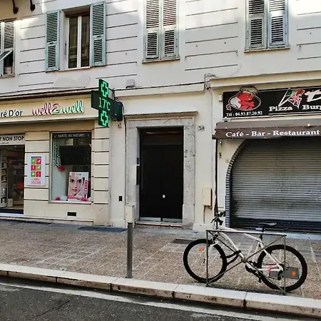Close To Beaches And Shops, Up 6 Pers *