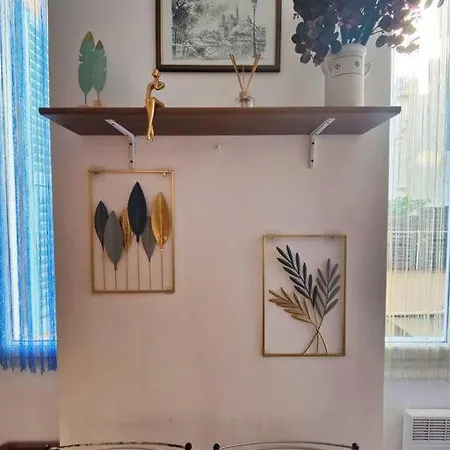 Апартаменты Close To Beaches And Shops, Up 6 Pers Ницца